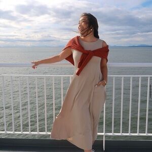 UNIQLO AIRism Midi Fall Dress